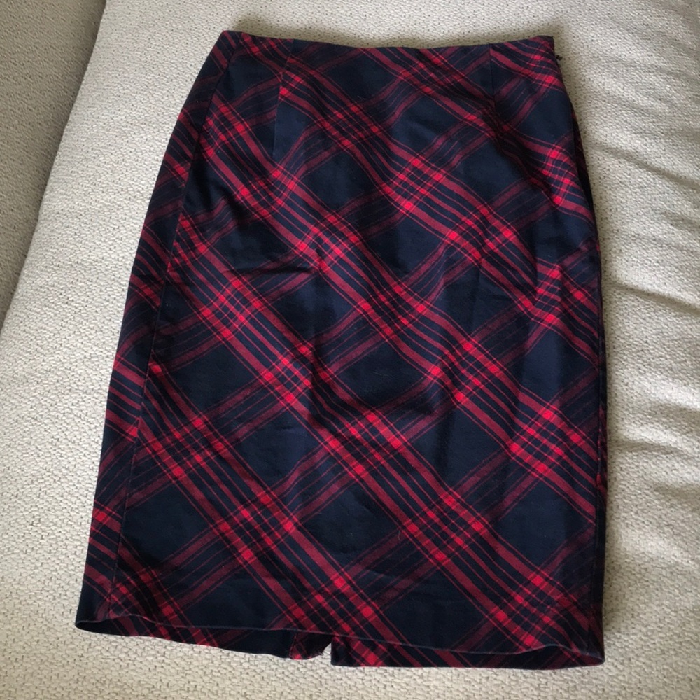 Old Navy navy blue and red tartan pencil skirt